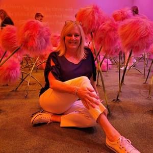 Meet your Posher, Laura clary